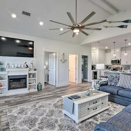 Bolivar Peninsula Beach House, Steps To Coast Экстерьер фото