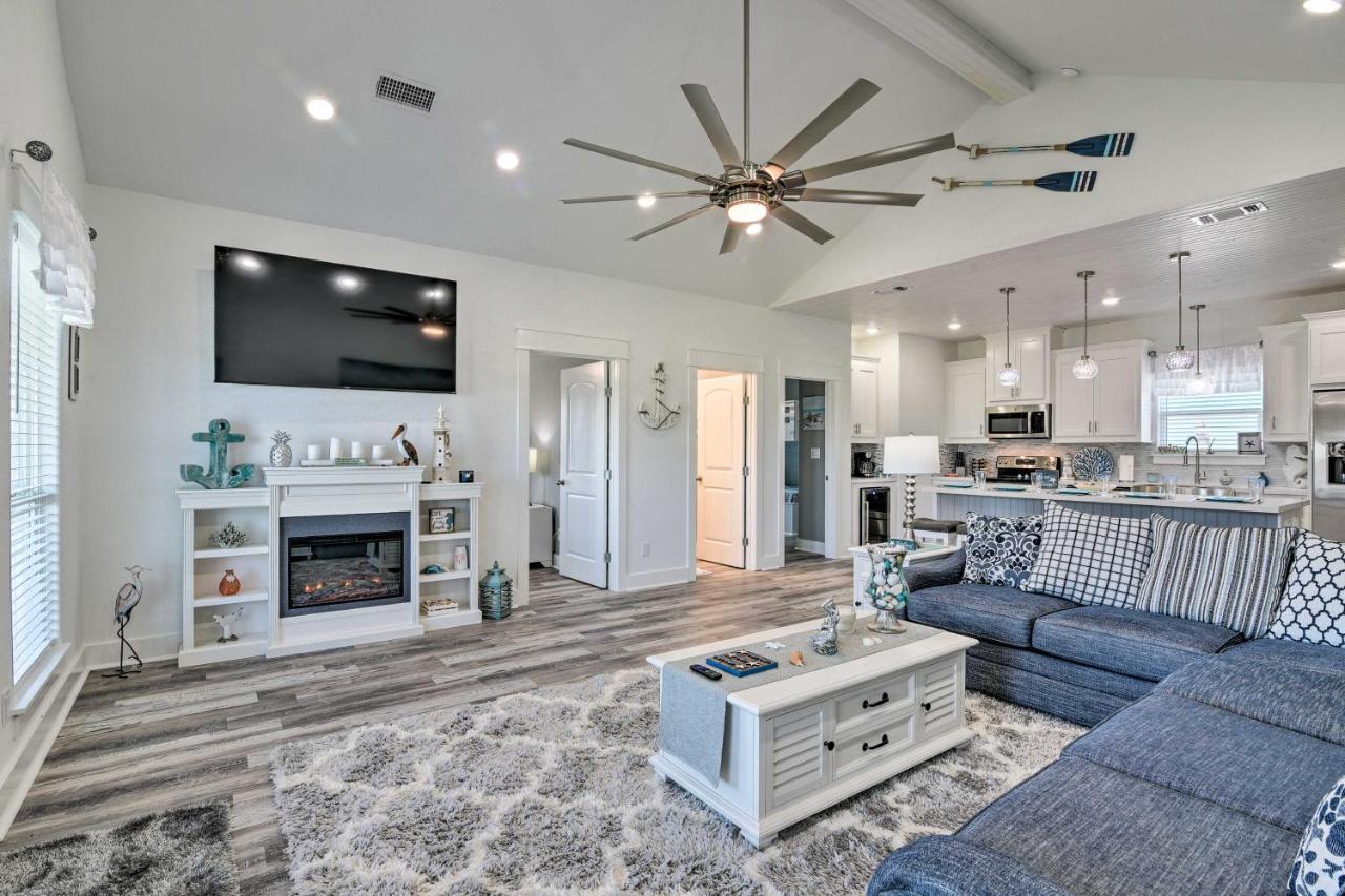 Bolivar Peninsula Beach House, Steps To Coast Экстерьер фото